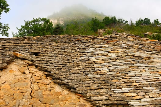 Natural stone roof wine cellar Aveyron,France