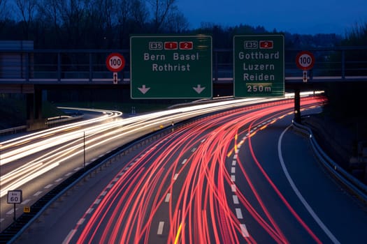 (Highway or motorway or turnpike or autobahn) and lane