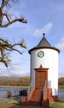 Gauge house on the banks of the Rhine in Worms