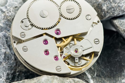 Movement with gears