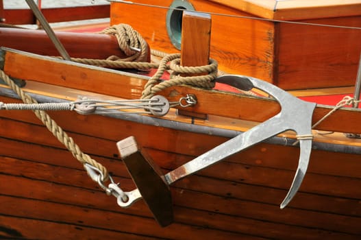 Lifting anchor
