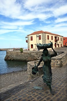 Statue of the Fisherwoman