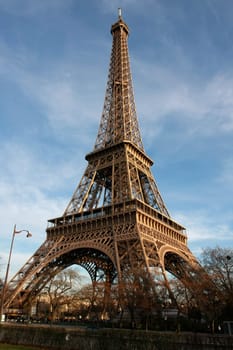 The Eiffel Tower seen from Quai Branly