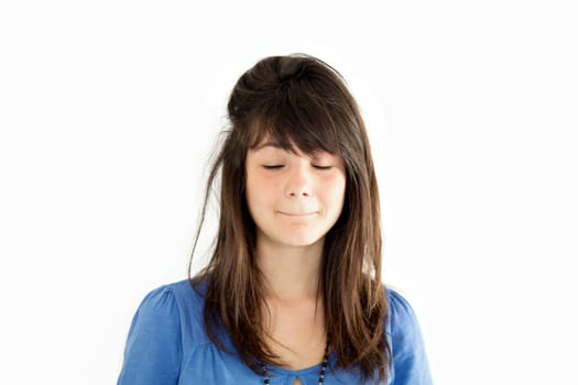 the teenager in blue