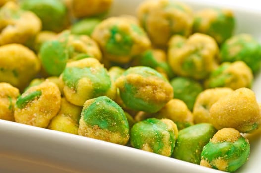 Baking peas with wasabi coating