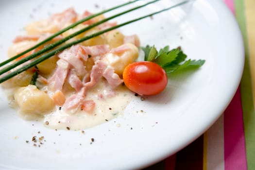 Gnocci with ham and cream sauce