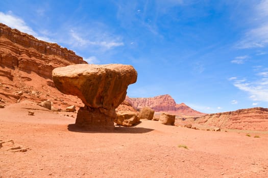 Image of a balancing rock in Lees Ferry Arizona
