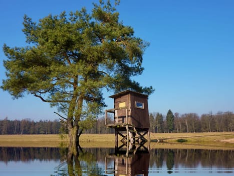 High seat under water