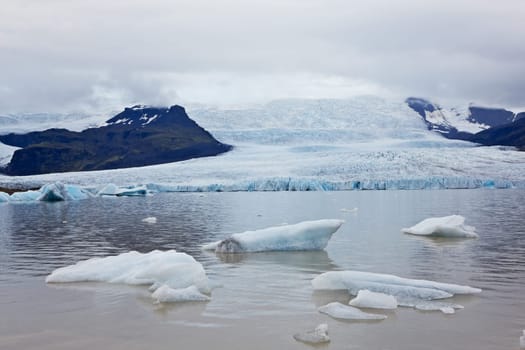 Fjallsarlon Glacial lake and Fjallsjokull glacier, Iceland