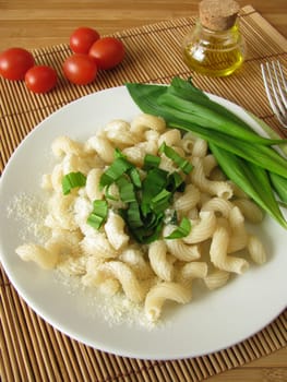 Spelt noodles with wild garlic