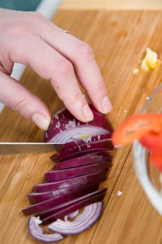 Preparation of vegetarian salad from fresh vegetables