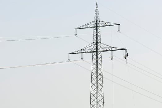Overhead line towers