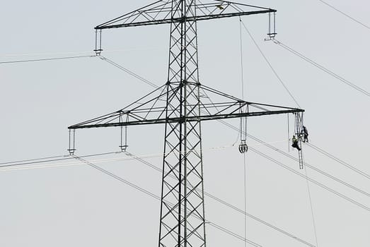 Overhead line towers