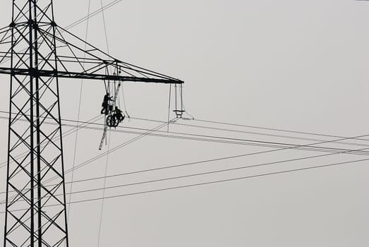 Overhead line towers
