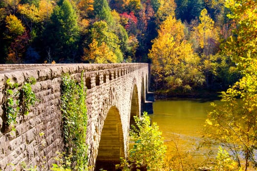 Stone-clad bridge across the Cumberland River in Kentucky