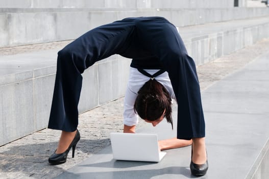 Flexible business - woman with laptop