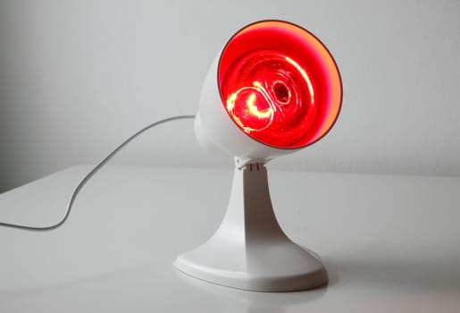 Red light lamp