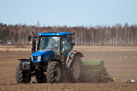 Tractor seeding