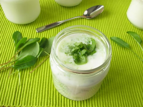 Yoghurt smoothie with sorrel