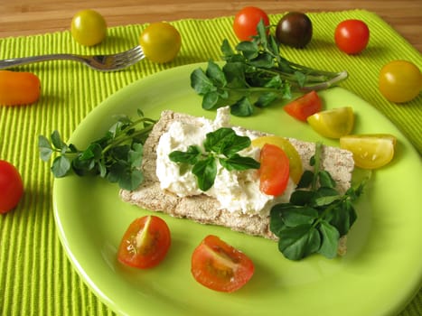 Crispbread with watercress cream cheese