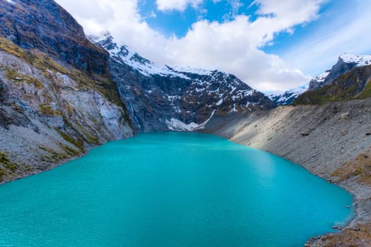 Image of Lake Lucidus near the upper Wilkin river in New Zealand