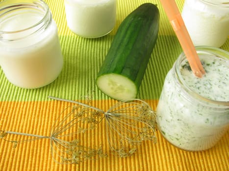Yoghurt smoothie with cucumber and dill