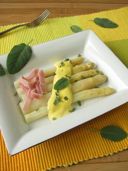 Asparagus with sage hollandaise and ham