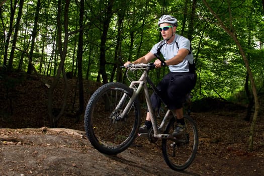 Cyclists on the MTB