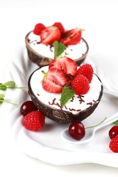 Coconut ice cream with fresh fruits