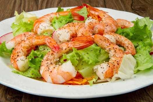 salad of shrimp, mixed greens