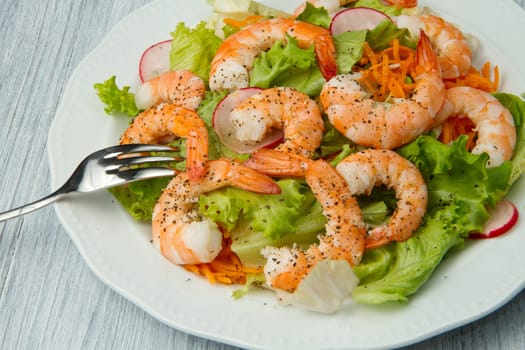 salad of shrimp, mixed greens