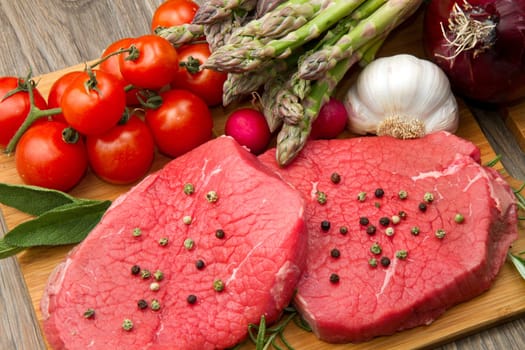 red meat with fresh vegetables
