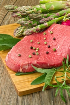 red meat with fresh vegetables