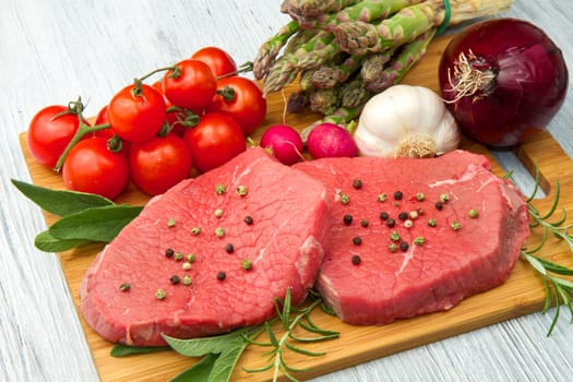 red meat with fresh vegetables