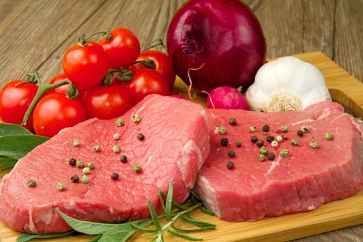 red meat with fresh vegetables