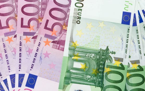 Hundred and five hundred bills of euros