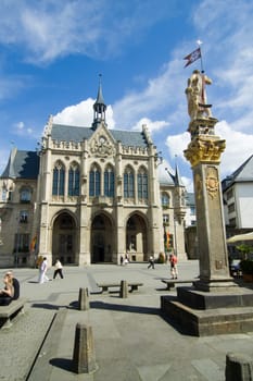 Knight statue in front of the town hall