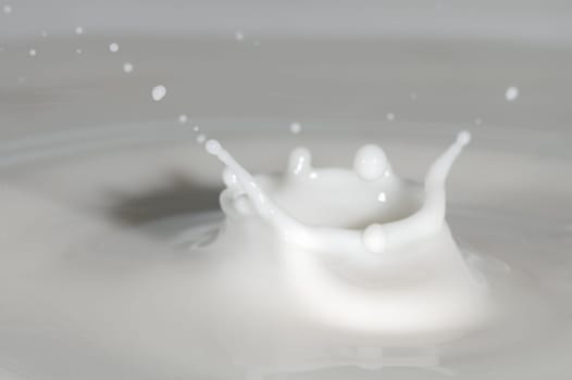it a photo of a white water drop