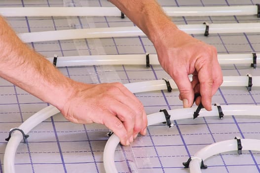 Fussbodenheizung verlegen - install under slab heating 01