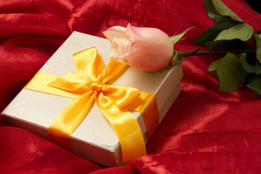 gift box with pink rose