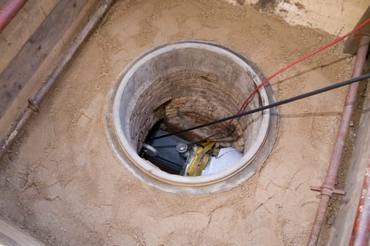 Blilck into a sewage shaft during cleaning work in Berlin