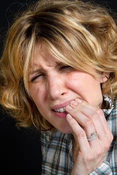 girl with toothache