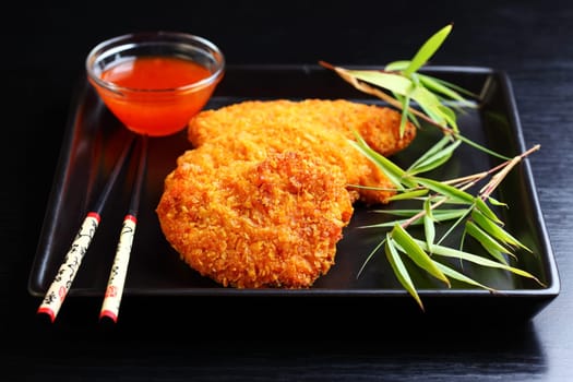 Fried chili chicken breast with hot dip