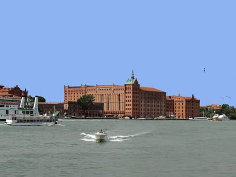 houses on grand canal in Venice