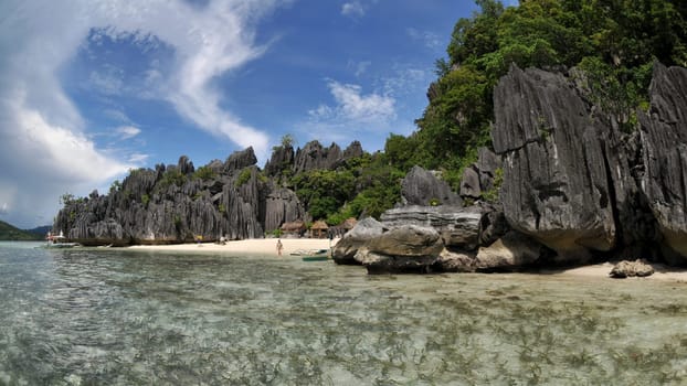 Excursion to an uninhabited island in Palawan / Philippines