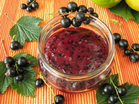 Cold-stirred blackcurrant jam