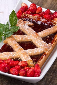 strawberries tart with fresh fruits