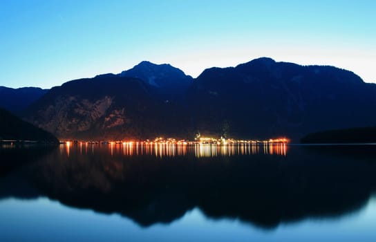 Hallstatt at night
