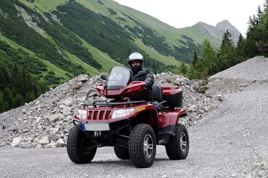 Quad biking fun on the Hahntennjoch