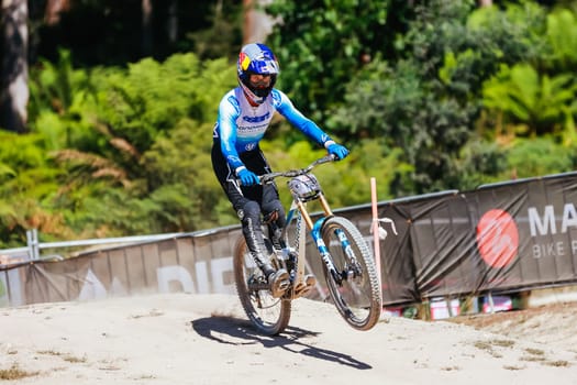 MAYDENA, AUSTRALIA - FEBRUARY 06: Ronan DUNNE of Ireland during practice at Red Bull Hardline Tasmania on February 6, 2025 in Maydena, Australia.